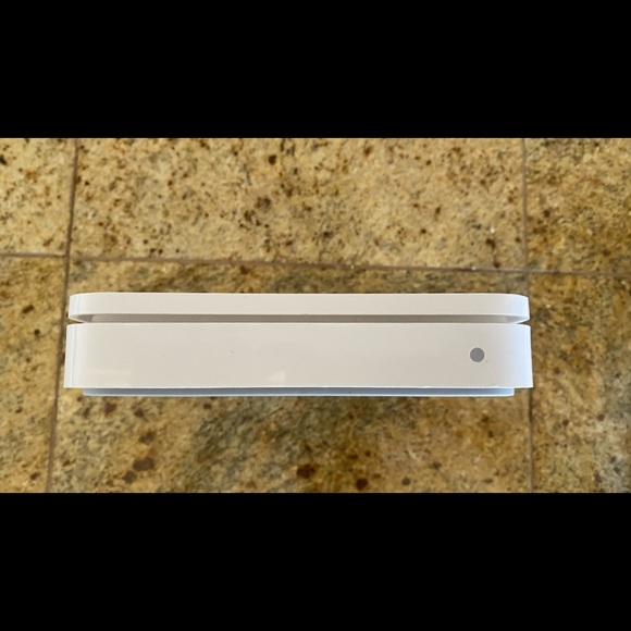 Apple A1408 Airport Extreme Base Station 5th
Gen WirelessRouter and - Picture 5 of 16